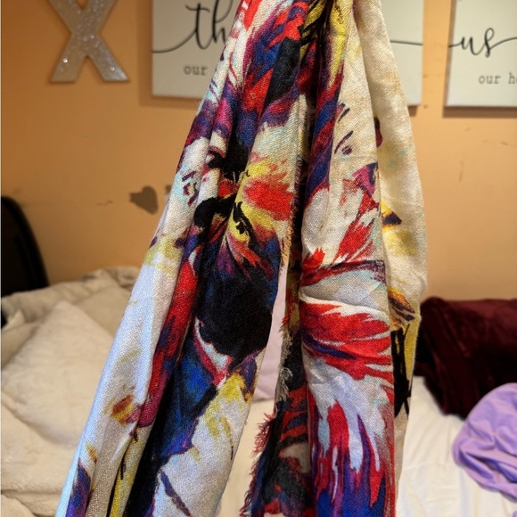 Collectioneihteeng Floral Multicolor Women's Scarf - Picture 3 of 5